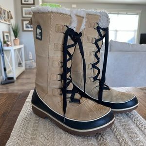 Sorel Tivoli II Women’s Winter Snow Boots Size 9
